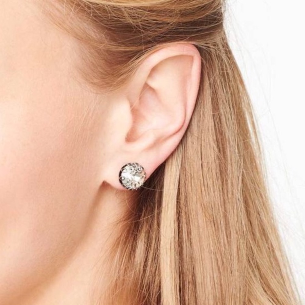:: S&D Sparkling Crystal Nancy Studs - Picture 7 of 10